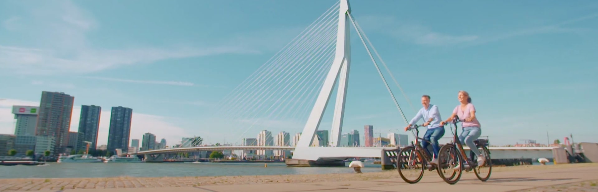 Fietsers Erasmusbrug